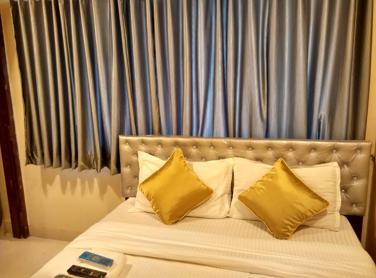 Hotel Silver Castle Мумбаи Экстерьер фото