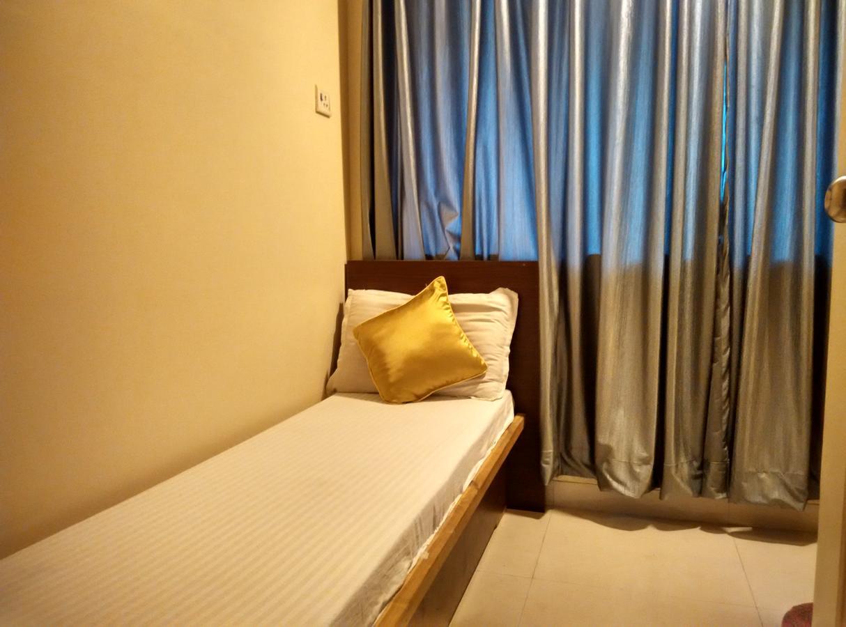 Hotel Silver Castle Мумбаи Экстерьер фото